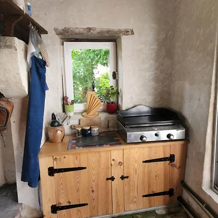 L'airial De Larroque Bed & Breakfast 3*