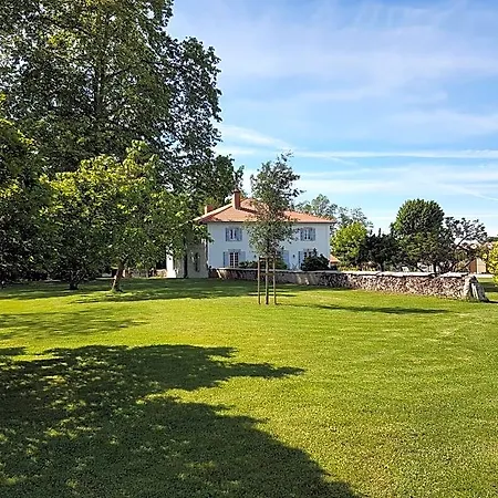 L'airial De Larroque Bed & Breakfast